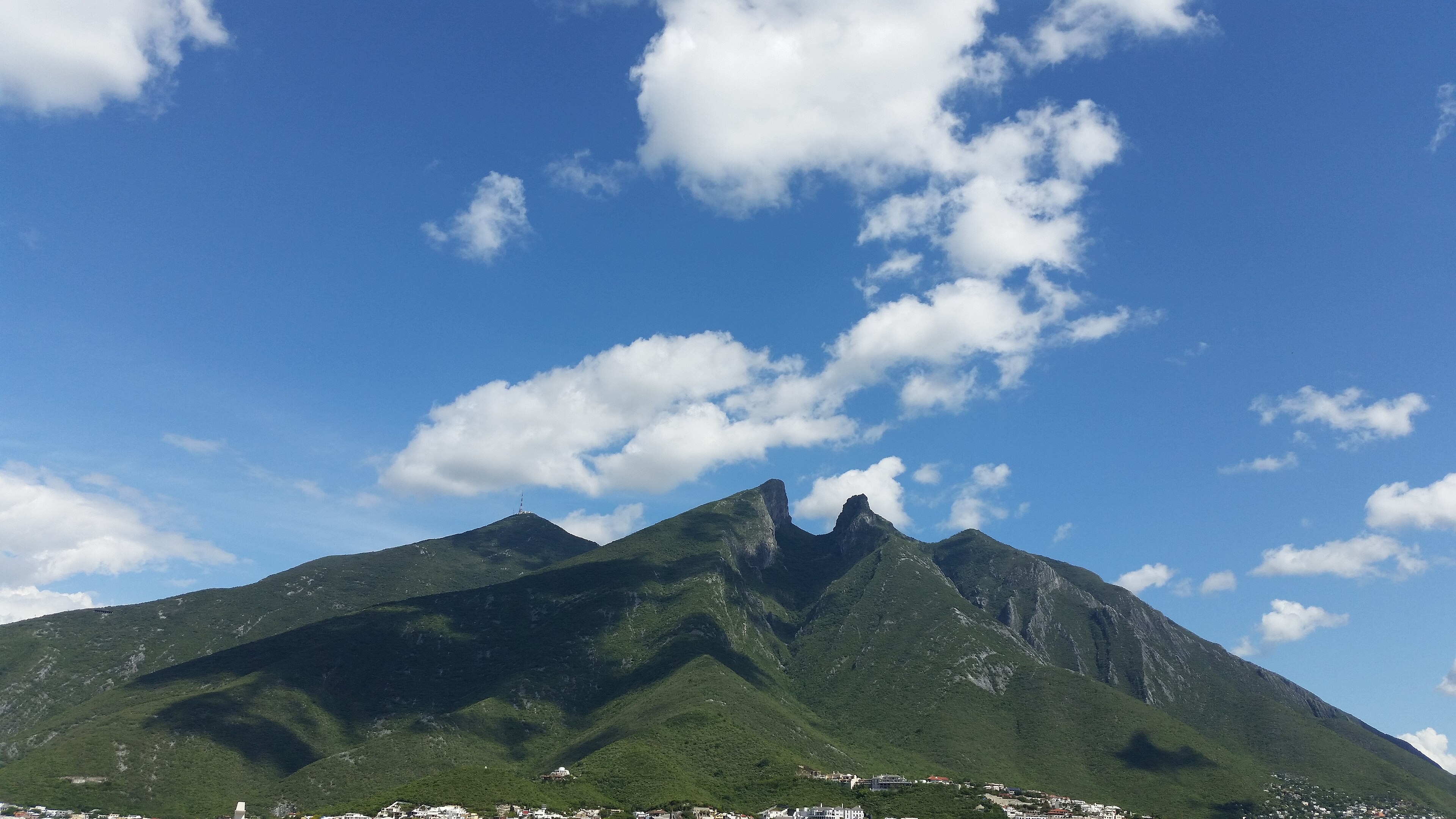 The Cerro de la Silla rising over Monterrey