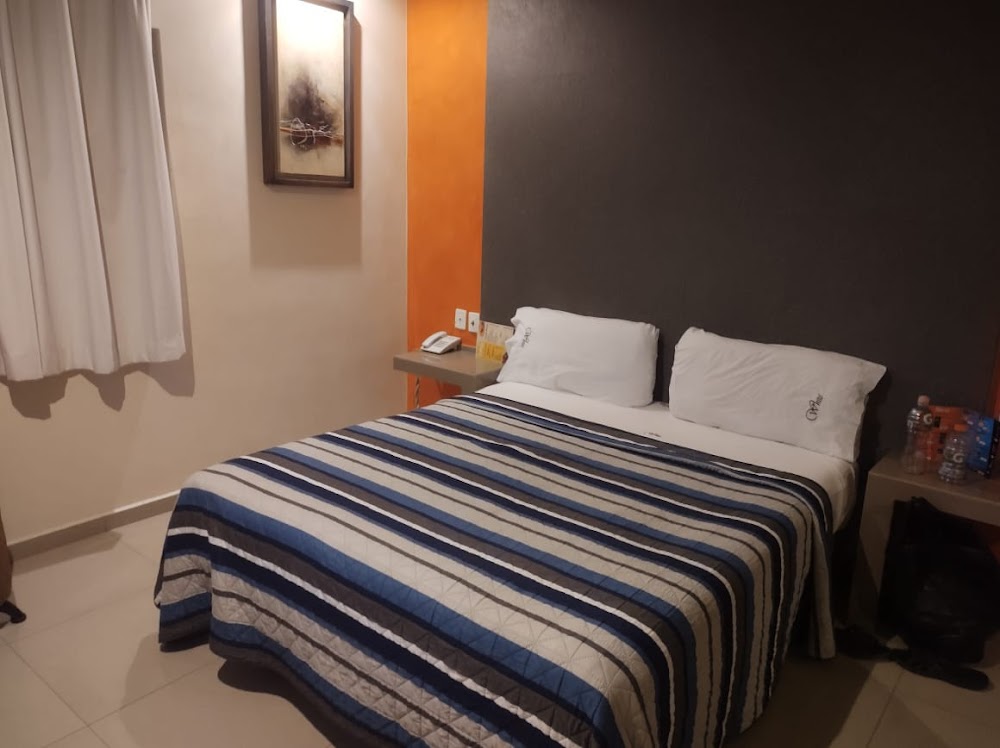 Hotel White