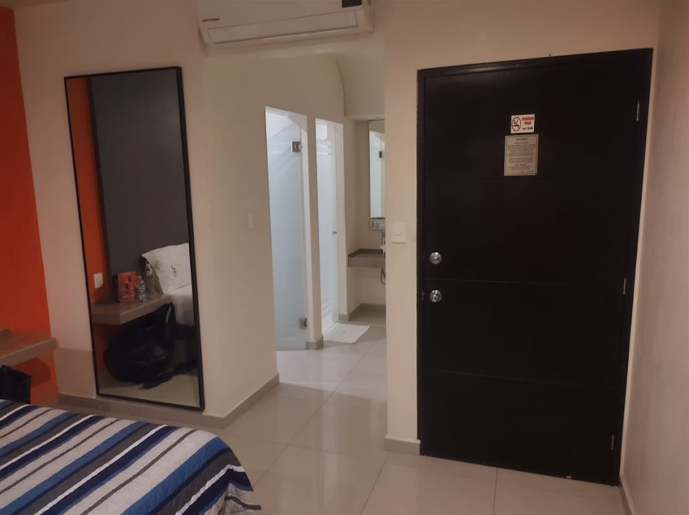 Hotel White